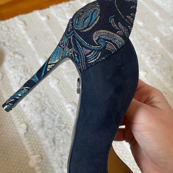 Navy Suede High Heels with Pattern - Picture 5 of 6